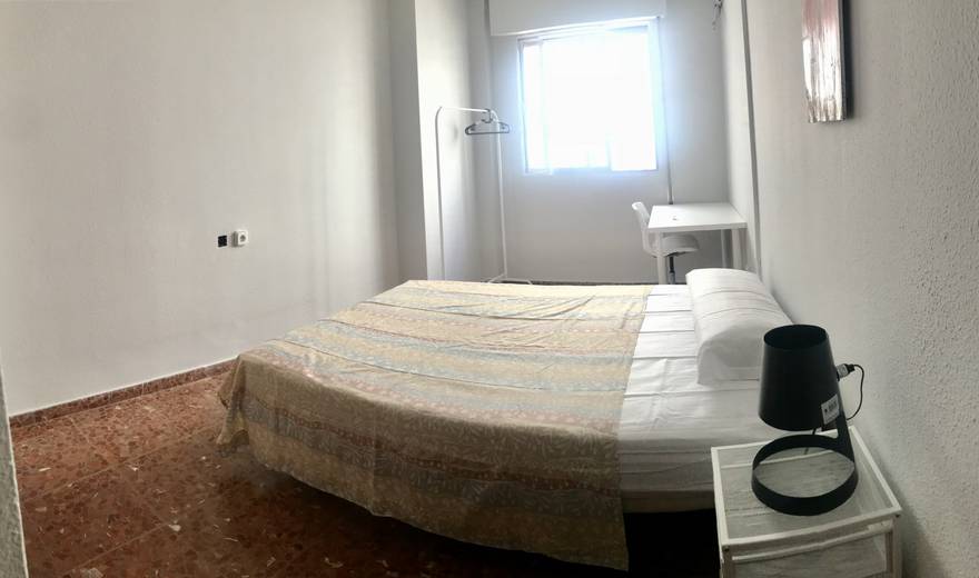 Spectacular room in the center.