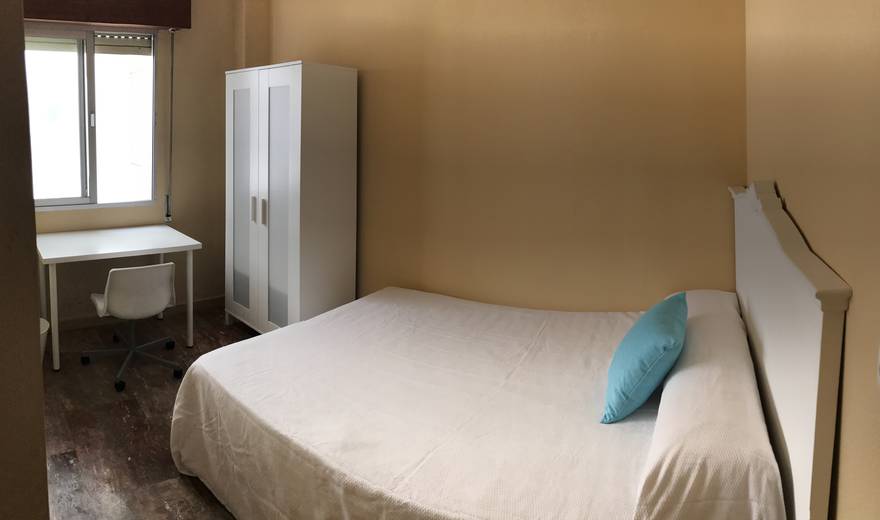 Nice student room in Jewish quarter.