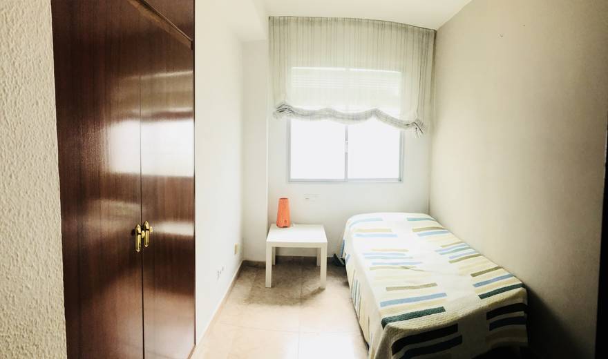 Lovely single Room at Avenida Barcelona